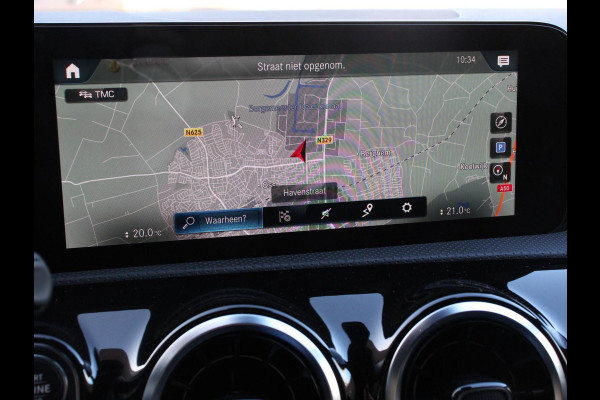 Mercedes-Benz A-Klasse 200 Automaat Progressive Mercedes-Benz A-klasse 200 Progressive | Navigatie | Climate Control | Lane Assist | Camera | Trekhaak | DAB | LED | Verkeersbord Herkenning |