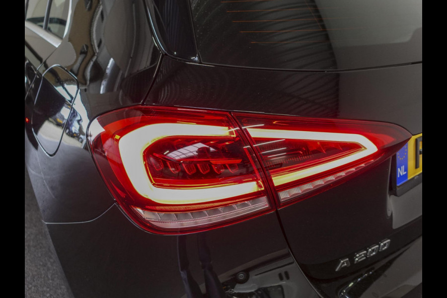 Mercedes-Benz A-Klasse 200 Automaat Progressive Mercedes-Benz A-klasse 200 Progressive | Navigatie | Climate Control | Lane Assist | Camera | Trekhaak | DAB | LED | Verkeersbord Herkenning |