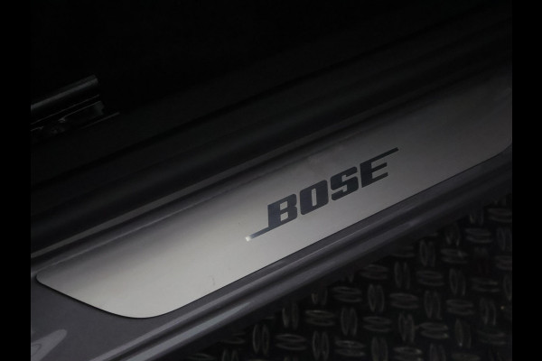 Renault Captur 0.9 TCe Bose | Navigatie | Parkeersensoren | Dodehoekdetectie | Camera