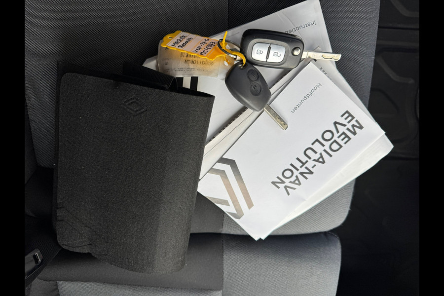 Renault Master T35 2.3 dCi 150 Automaat L2H2 Energy Work Edition * Camera * Dodehoek Assist * Carplay * Cruise Control *