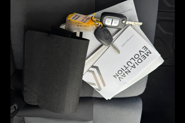 Renault Master T35 2.3 dCi 150 Automaat L2H2 Energy Work Edition * Camera * Dodehoek Assist * Carplay * Cruise Control *