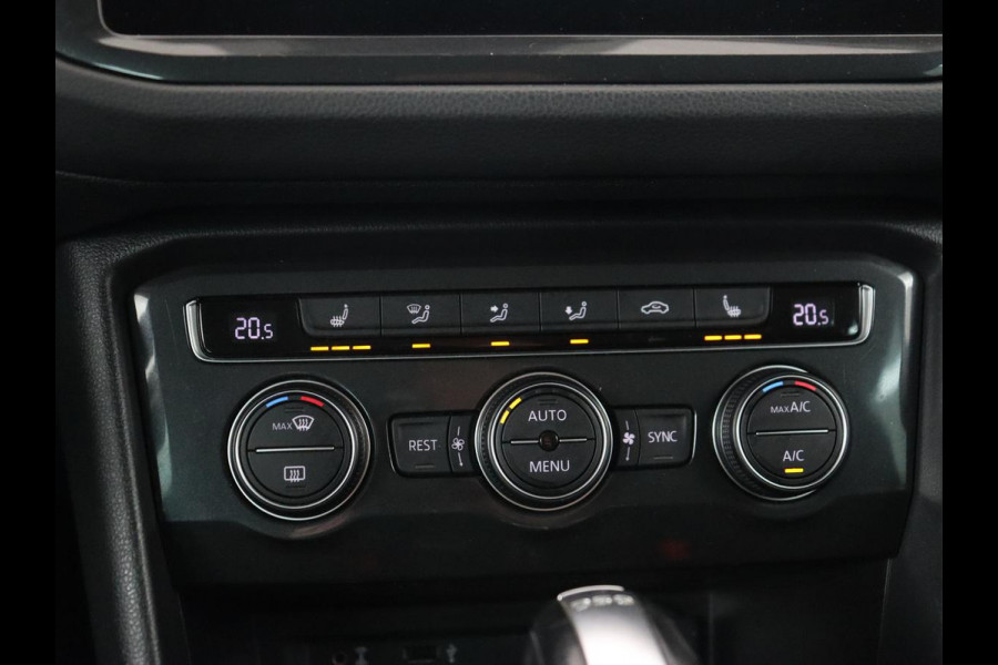 Volkswagen Tiguan 1.4 TSI R Line | Stoelverwarming | Trekhaak | Carplay | Navigatie | Virtual Cockpit | Adaptive cruise | 19'' | Parkeerhulp | Bluetooth | Adaptief LED