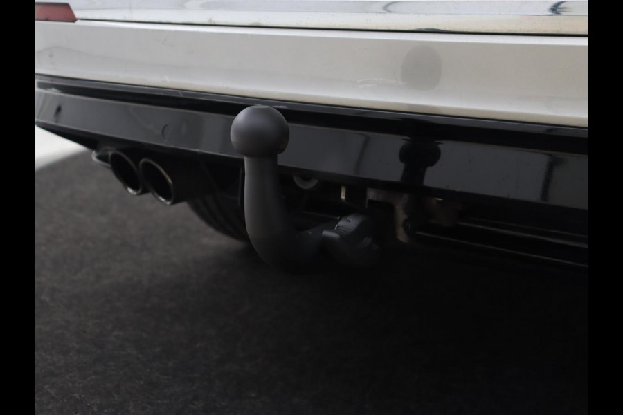 Volkswagen Tiguan 1.4 TSI R Line | Stoelverwarming | Trekhaak | Carplay | Navigatie | Virtual Cockpit | Adaptive cruise | 19'' | Parkeerhulp | Bluetooth | Adaptief LED