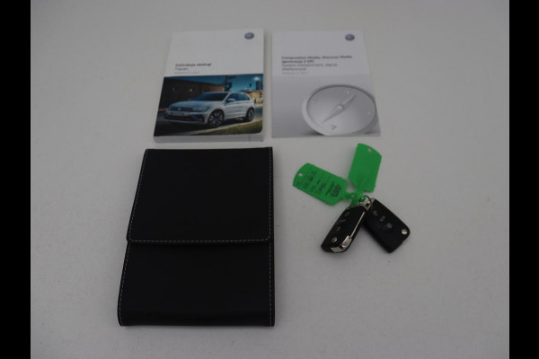 Volkswagen Tiguan 1.4 TSI R Line | Stoelverwarming | Trekhaak | Carplay | Navigatie | Virtual Cockpit | Adaptive cruise | 19'' | Parkeerhulp | Bluetooth | Adaptief LED