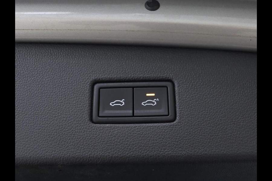 Volkswagen Tiguan 1.4 TSI R Line | Stoelverwarming | Trekhaak | Carplay | Navigatie | Virtual Cockpit | Adaptive cruise | 19'' | Parkeerhulp | Bluetooth | Adaptief LED