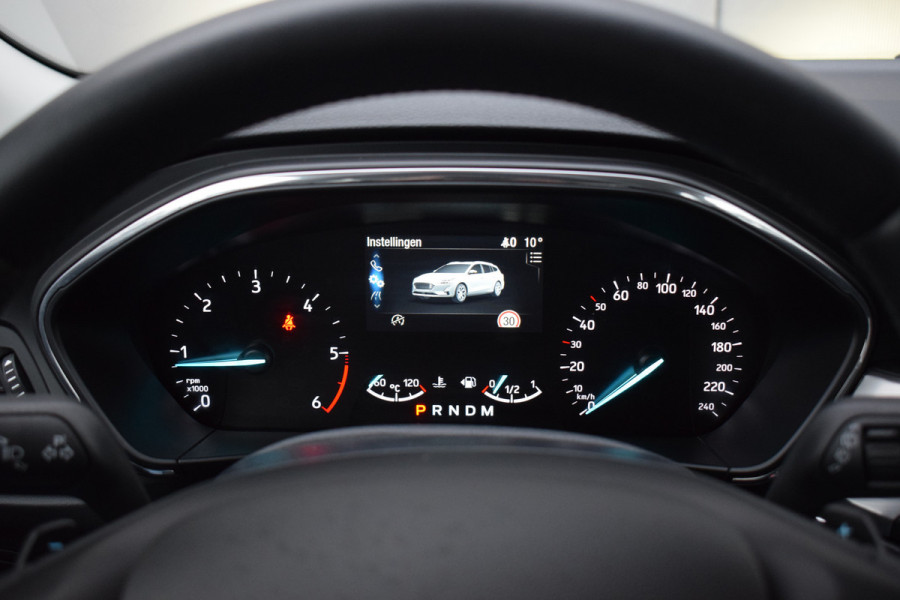 Ford FOCUS Wagon 1.5 EcoBlue Titanium Business | Automaat | Trekhaak | Apple CarPlay | Climate