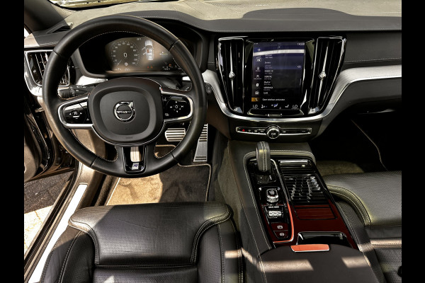 Volvo V60 2.0 T8 Twin Engine AWD R-Design | Pano | 360 Cam | H&K | Luxury Line | HUD | occasion