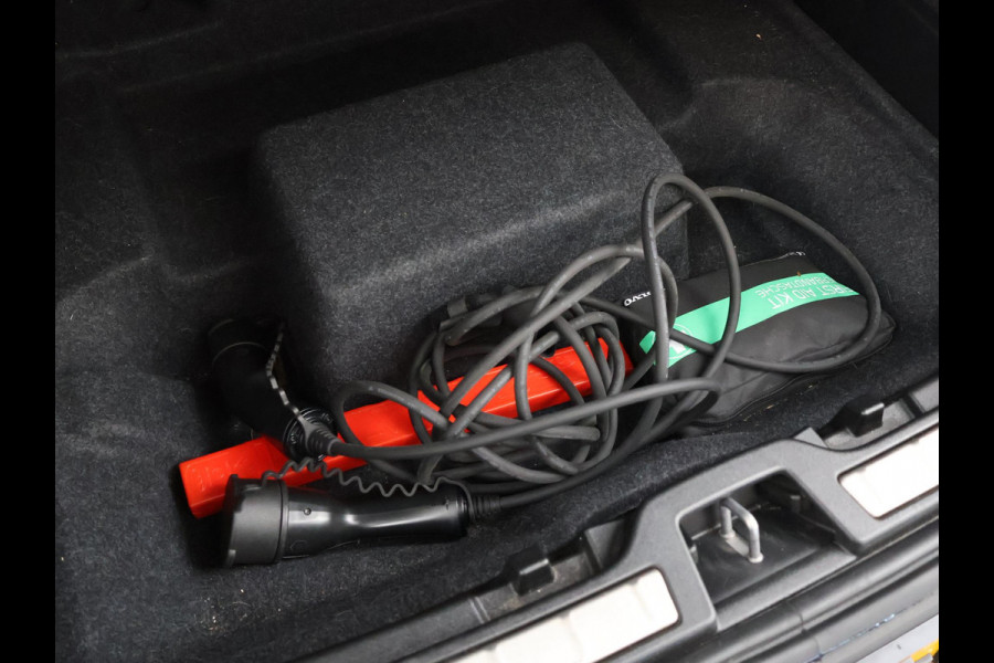 Volvo XC40 1.5 T4 RECHARGE 211 PK AUT. INSCRIPTION + LEDER | TREKHAAK | 21 INCH | ADAPTIVE CRUISE | CAMERA