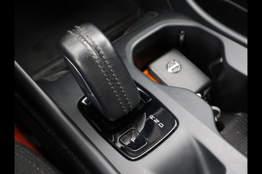 Volvo XC40 1.5 T2 AUTOMAAT + WEGKL. TREKHAAK | APPLE CARPLAY | CAMERA | DIGITALE COCKPIT | LED