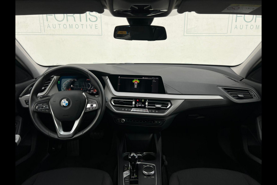 BMW 1-serie 118i Executive Edition NL AUTO | LAGE KM | DEALER ONDERH | CARPLAY |