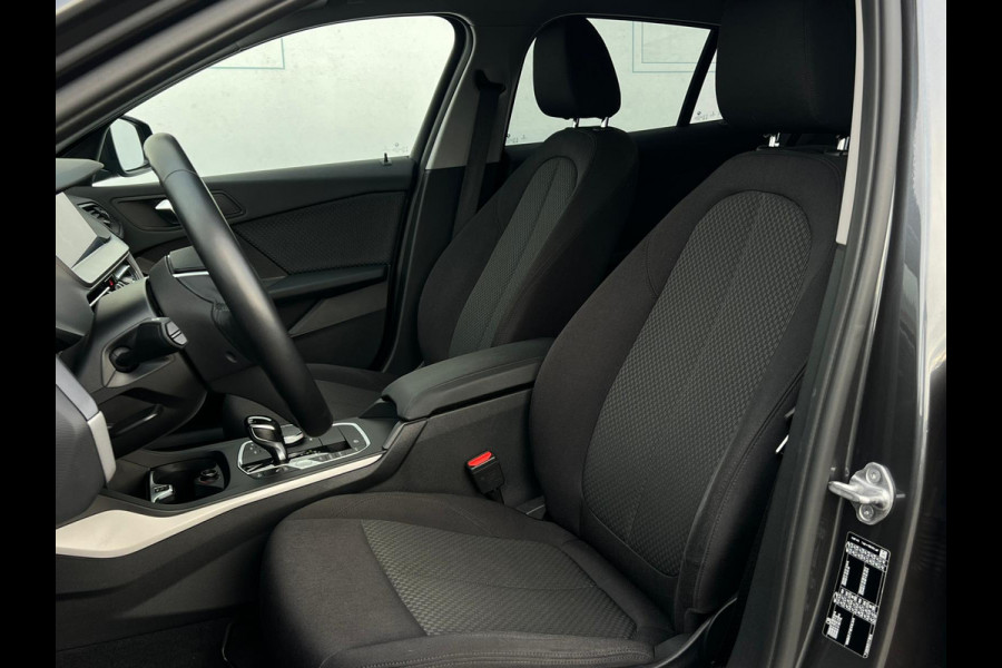 BMW 1-serie 118i Executive Edition NL AUTO | LAGE KM | DEALER ONDERH | CARPLAY |