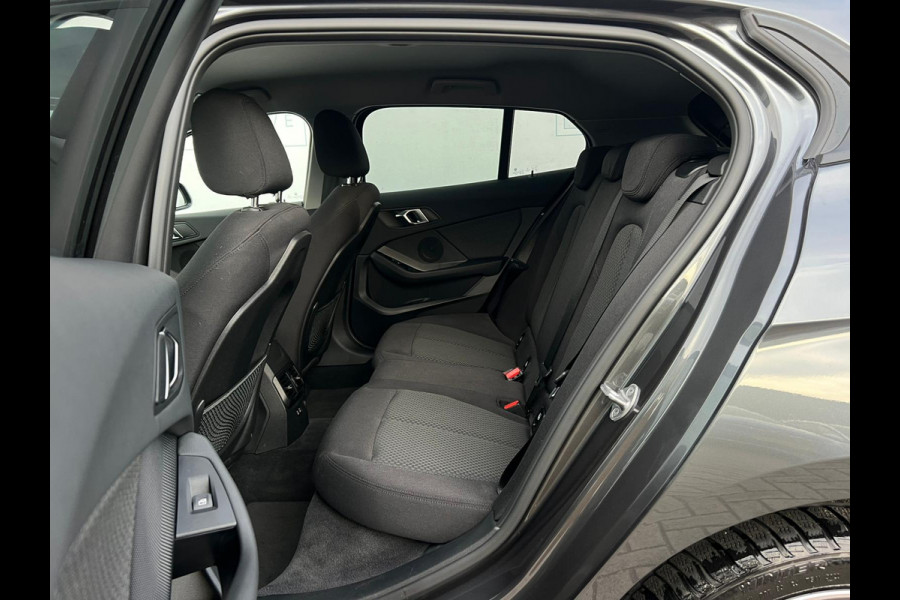 BMW 1-serie 118i Executive Edition NL AUTO | LAGE KM | DEALER ONDERH | CARPLAY |