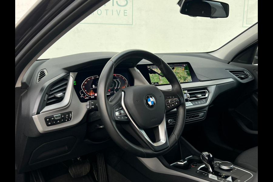 BMW 1-serie 118i Executive Edition NL AUTO | LAGE KM | DEALER ONDERH | CARPLAY |