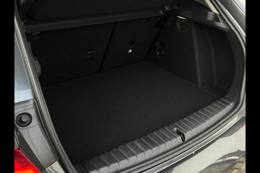 BMW 1-serie 118i Executive Edition NL AUTO | LAGE KM | DEALER ONDERH | CARPLAY |