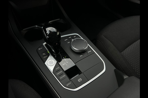 BMW 1-serie 118i Executive Edition NL AUTO | LAGE KM | DEALER ONDERH | CARPLAY |