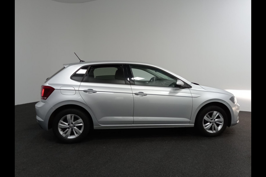 Volkswagen Polo 1.0 TSI DSG Comfortline Navigatie Climate Control Parkeer Sensoren DAB Extra Getint Glas Lichtmetalen velgen