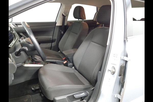 Volkswagen Polo 1.0 TSI DSG Comfortline Navigatie Climate Control Parkeer Sensoren DAB Extra Getint Glas Lichtmetalen velgen