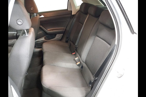 Volkswagen Polo 1.0 TSI DSG Comfortline Navigatie Climate Control Parkeer Sensoren DAB Extra Getint Glas Lichtmetalen velgen