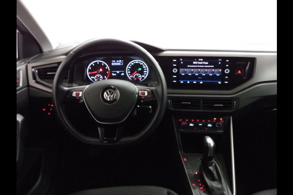 Volkswagen Polo 1.0 TSI DSG Comfortline Navigatie Climate Control Parkeer Sensoren DAB Extra Getint Glas Lichtmetalen velgen