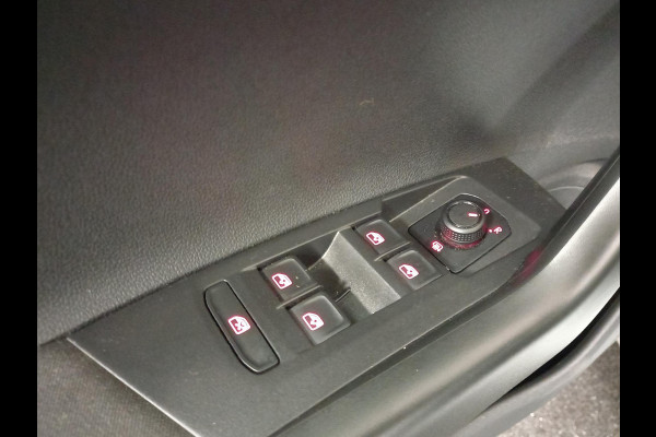 Volkswagen Polo 1.0 TSI DSG Comfortline Navigatie Climate Control Parkeer Sensoren DAB Extra Getint Glas Lichtmetalen velgen