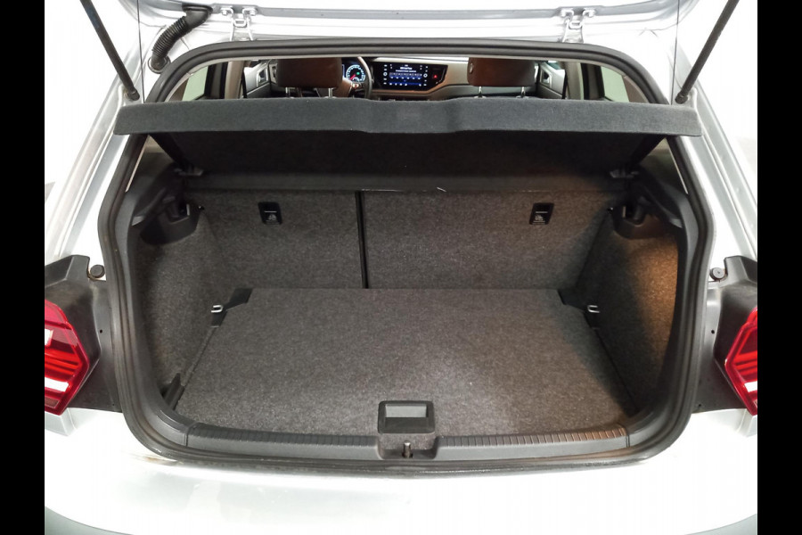 Volkswagen Polo 1.0 TSI DSG Comfortline Navigatie Climate Control Parkeer Sensoren DAB Extra Getint Glas Lichtmetalen velgen