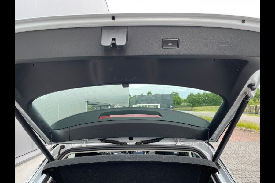 Volkswagen T-Roc 1.0 TSI Sport 11-2018 Full Pano/ACC/ECC/Camera