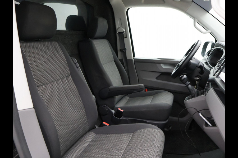 Volkswagen Transporter 2.0 TDI L2H1 HIGHLINE | LMV | TREKHAAK | APPLE CARPLAY | CAMERA | COMFORSTOELEN