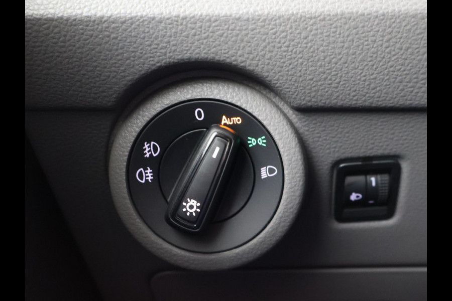 Volkswagen Transporter 2.0 TDI L2H1 HIGHLINE | LMV | TREKHAAK | APPLE CARPLAY | CAMERA | COMFORSTOELEN