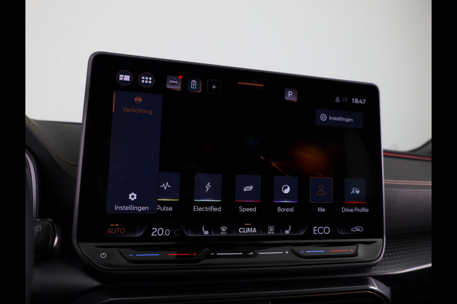 CUPRA Leon 1.5 TSI e-Hybrid Business 204 pk Automaat (DSG) | Navigatie | Parkeersensoren (Park assist) | Achteruitrijcamera | Stoelverwarming | Adaptieve cruise control |