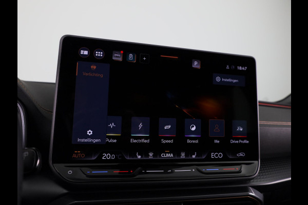 CUPRA Leon 1.5 TSI e-Hybrid Business 204 pk Automaat (DSG) | Navigatie | Parkeersensoren (Park assist) | Achteruitrijcamera | Stoelverwarming | Adaptieve cruise control |