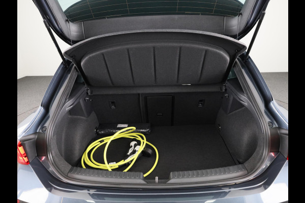 CUPRA Leon 1.5 TSI e-Hybrid Business 204 pk Automaat (DSG) | Navigatie | Parkeersensoren (Park assist) | Achteruitrijcamera | Stoelverwarming | Adaptieve cruise control |