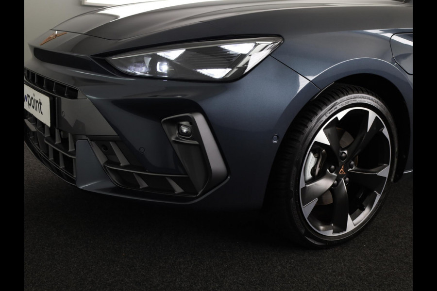 CUPRA Leon 1.5 TSI e-Hybrid Business 204 pk Automaat (DSG) | Navigatie | Parkeersensoren (Park assist) | Achteruitrijcamera | Stoelverwarming | Adaptieve cruise control |