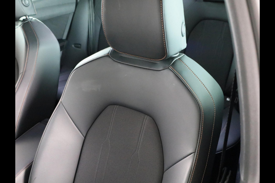 CUPRA Leon 1.5 TSI e-Hybrid Business 204 pk Automaat (DSG) | Navigatie | Parkeersensoren (Park assist) | Achteruitrijcamera | Stoelverwarming | Adaptieve cruise control |