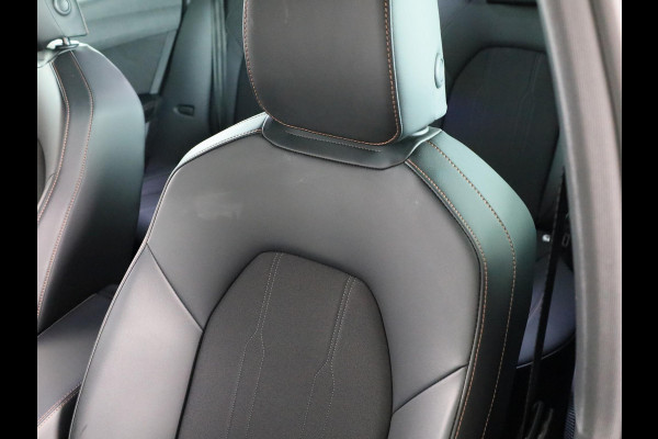 CUPRA Leon 1.5 TSI e-Hybrid Business 204 pk Automaat (DSG) | Navigatie | Parkeersensoren (Park assist) | Achteruitrijcamera | Stoelverwarming | Adaptieve cruise control |