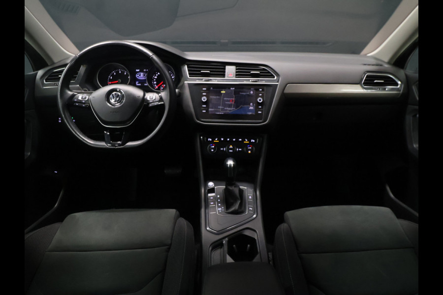 Volkswagen Tiguan Allspace 1.5 TSI Comfortline Business 7p. [SCHUIFKANTELDAK, APPLE CARPLAY, ANDROID AUTO, PDC V+A, ADAPTIVE CRUISE CONTROL, STOELVERWARMING, ELEKTRISCHE ACHTERKLEP, NIEUWSTAAT]
