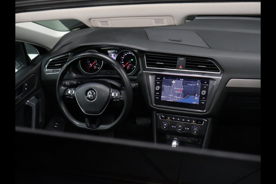 Volkswagen Tiguan Allspace 1.5 TSI Comfortline Business 7p. [SCHUIFKANTELDAK, APPLE CARPLAY, ANDROID AUTO, PDC V+A, ADAPTIVE CRUISE CONTROL, STOELVERWARMING, ELEKTRISCHE ACHTERKLEP, NIEUWSTAAT]