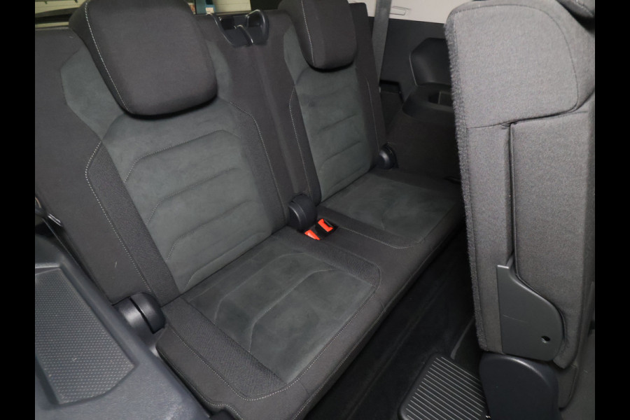 Volkswagen Tiguan Allspace 1.5 TSI Comfortline Business 7p. [SCHUIFKANTELDAK, APPLE CARPLAY, ANDROID AUTO, PDC V+A, ADAPTIVE CRUISE CONTROL, STOELVERWARMING, ELEKTRISCHE ACHTERKLEP, NIEUWSTAAT]