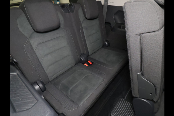 Volkswagen Tiguan Allspace 1.5 TSI Comfortline Business 7p. [SCHUIFKANTELDAK, APPLE CARPLAY, ANDROID AUTO, PDC V+A, ADAPTIVE CRUISE CONTROL, STOELVERWARMING, ELEKTRISCHE ACHTERKLEP, NIEUWSTAAT]