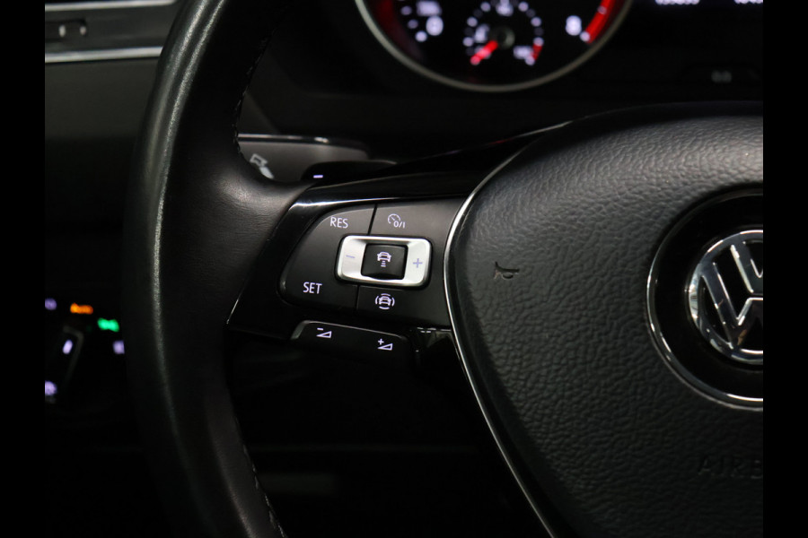 Volkswagen Tiguan Allspace 1.5 TSI Comfortline Business 7p. [SCHUIFKANTELDAK, APPLE CARPLAY, ANDROID AUTO, PDC V+A, ADAPTIVE CRUISE CONTROL, STOELVERWARMING, ELEKTRISCHE ACHTERKLEP, NIEUWSTAAT]