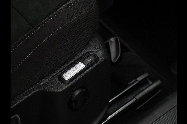 Volkswagen Tiguan Allspace 1.5 TSI Comfortline Business 7p. [SCHUIFKANTELDAK, APPLE CARPLAY, ANDROID AUTO, PDC V+A, ADAPTIVE CRUISE CONTROL, STOELVERWARMING, ELEKTRISCHE ACHTERKLEP, NIEUWSTAAT]