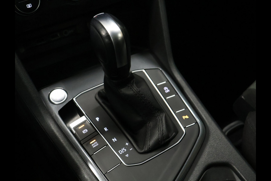 Volkswagen Tiguan Allspace 1.5 TSI Comfortline Business 7p. [SCHUIFKANTELDAK, APPLE CARPLAY, ANDROID AUTO, PDC V+A, ADAPTIVE CRUISE CONTROL, STOELVERWARMING, ELEKTRISCHE ACHTERKLEP, NIEUWSTAAT]