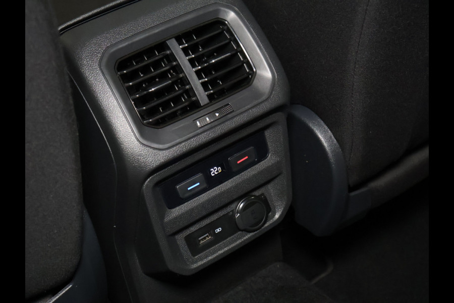 Volkswagen Tiguan Allspace 1.5 TSI Comfortline Business 7p. [SCHUIFKANTELDAK, APPLE CARPLAY, ANDROID AUTO, PDC V+A, ADAPTIVE CRUISE CONTROL, STOELVERWARMING, ELEKTRISCHE ACHTERKLEP, NIEUWSTAAT]