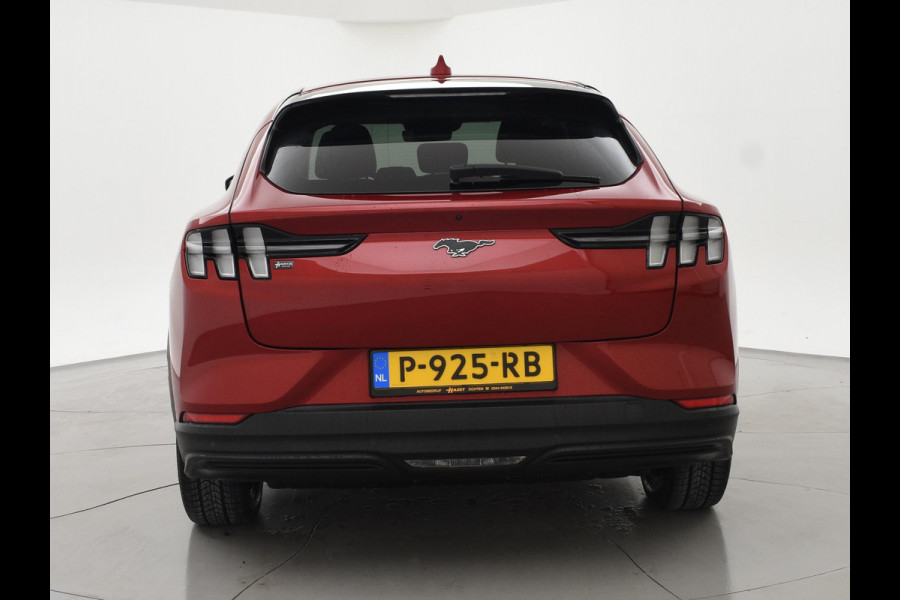 Ford Mustang Mach-E 75kWh LUCID RED + STUURVERW. / ADAPTIVE CRUISE / CARPLAY