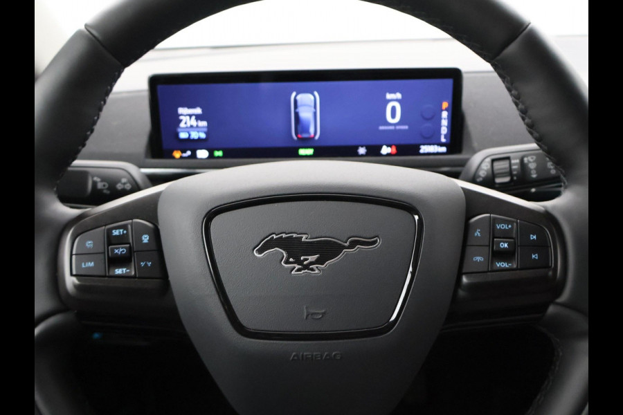 Ford Mustang Mach-E 75kWh LUCID RED + STUURVERW. / ADAPTIVE CRUISE / CARPLAY