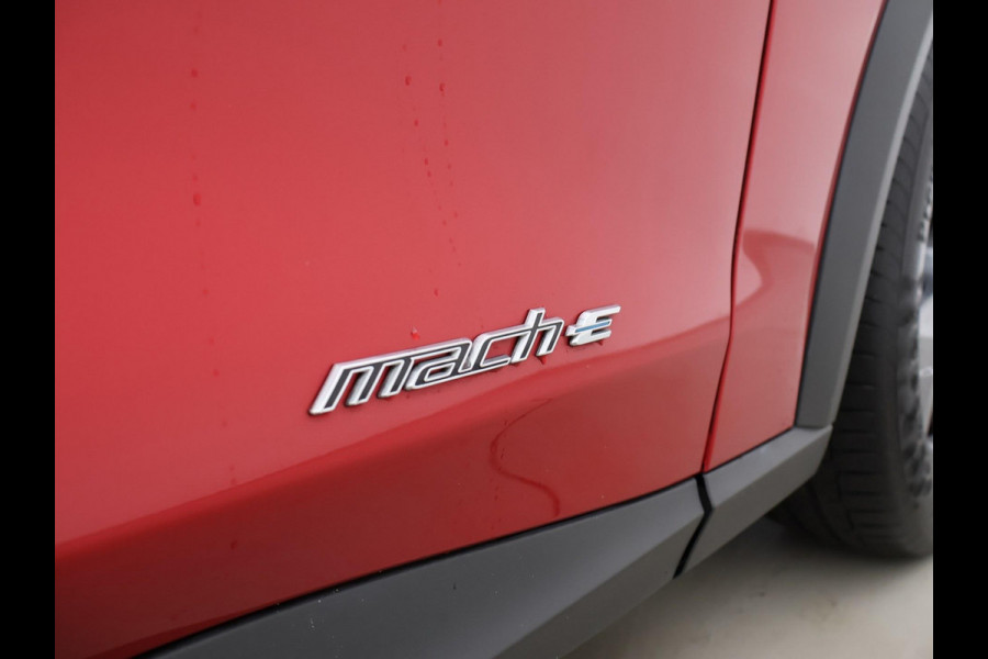 Ford Mustang Mach-E 75kWh LUCID RED + STUURVERW. / ADAPTIVE CRUISE / CARPLAY