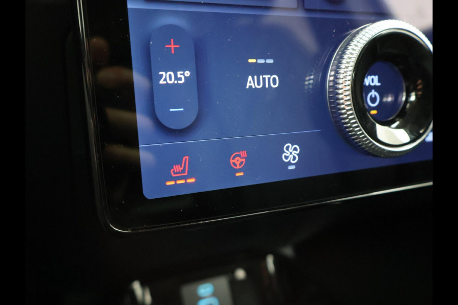 Ford Mustang Mach-E 75kWh LUCID RED + STUURVERW. / ADAPTIVE CRUISE / CARPLAY