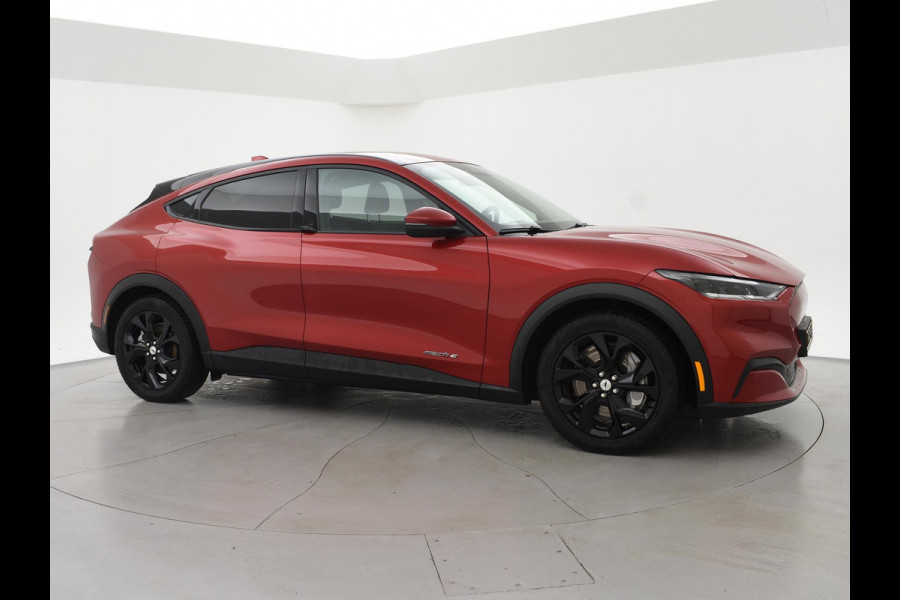 Ford Mustang Mach-E 75kWh LUCID RED + STUURVERW. / ADAPTIVE CRUISE / CARPLAY