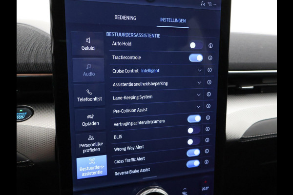 Ford Mustang Mach-E 75kWh LUCID RED + STUURVERW. / ADAPTIVE CRUISE / CARPLAY