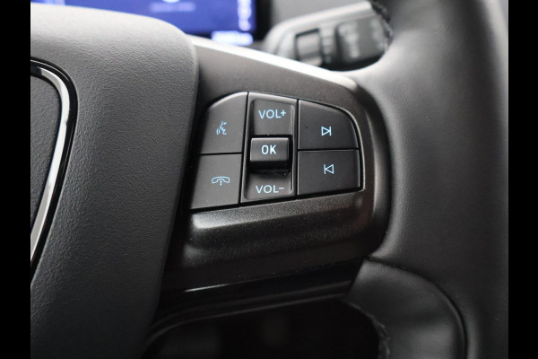 Ford Mustang Mach-E 75kWh LUCID RED + STUURVERW. / ADAPTIVE CRUISE / CARPLAY