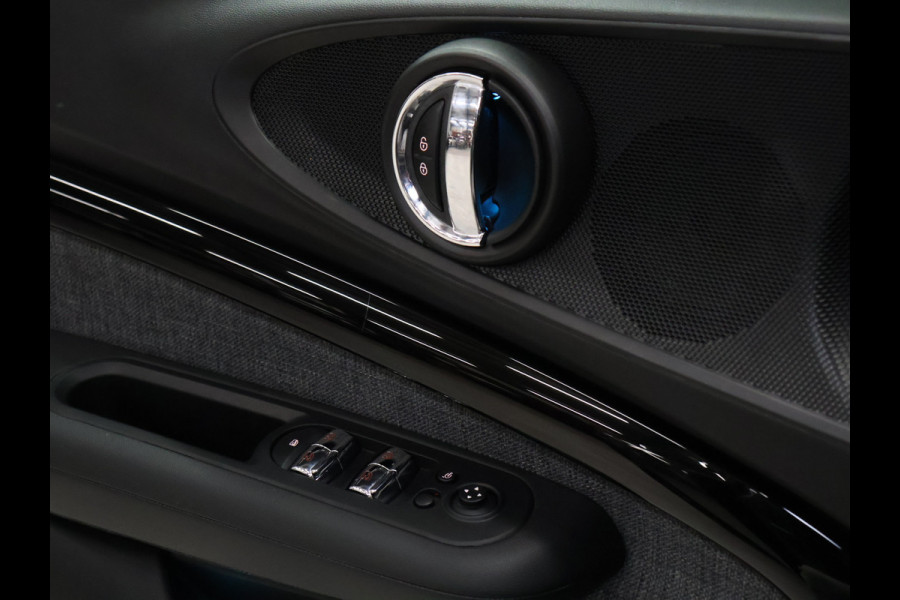 MINI Clubman 1.5 One Business Edition NW MODEL [SCHUIFKANTELDAK, APPLE CARPLAY, CRUISE CONTROL, PDC ACHTER, NAVIGATIE, AUTOMATISCHE AIRCO, AUTOMATISCHE VERLICHTING, NIEUWSTAAT]